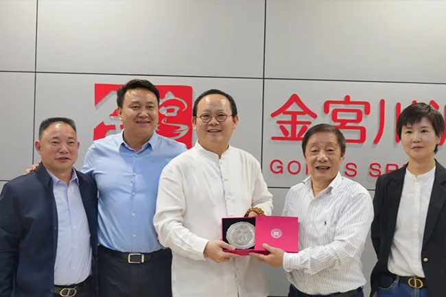 金宮，金宮雞精，金宮味精，金宮火鍋底料，金宮香腸臘肉調(diào)料，金宮小龍蝦調(diào)料，金宮魚(yú)調(diào)料，金宮調(diào)料定制，金宮調(diào)味品定制